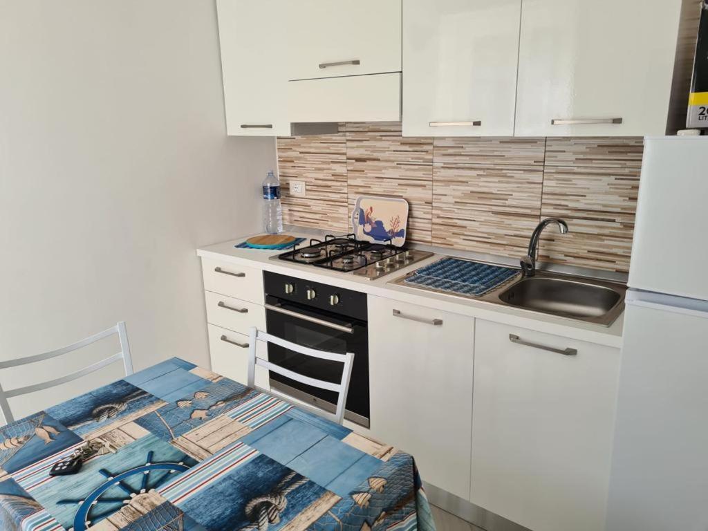 A Due Passi Dal Mare Apartment Favignana Bagian luar foto